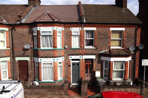 Reginald Street, Luton, Bedfordshire... 3 bed terraced house for sale