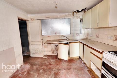 Ledbury Green, Leicester 3 bed terraced house for sale