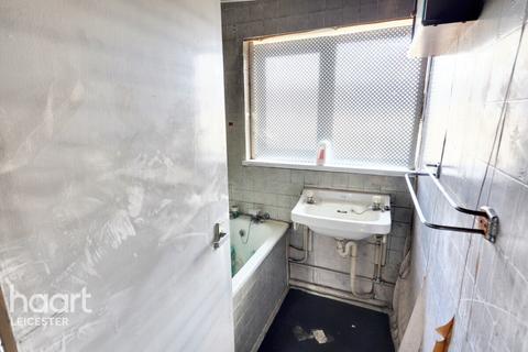 Ledbury Green, Leicester 3 bed terraced house for sale