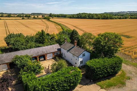 Chadshunt, Near Kineton 4 bed cottage for sale