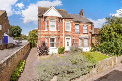 Woodnesborough Lane, Eastry... 3 bed semi