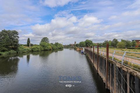 Crossley Road, Worcester WR5 2 bed apartment for sale