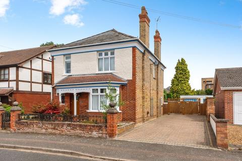 Station Drive, Wisbech PE13 3 bed detached house for sale