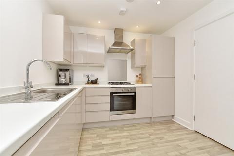 Lower Road, Kenley, Surrey 1 bed apartment for sale