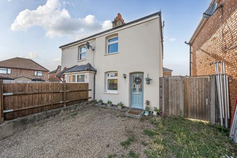 North Town Road, Maidenhead, Berkshire 2 bed semi