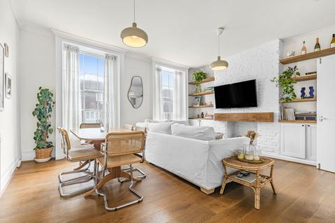 Shepherdess Walk, Hackney, London 2 bed maisonette for sale