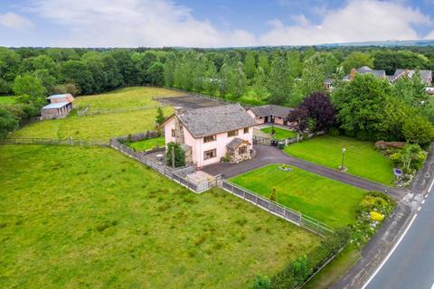 Dawbers Lane, Chorley PR7 3 bed detached house for sale