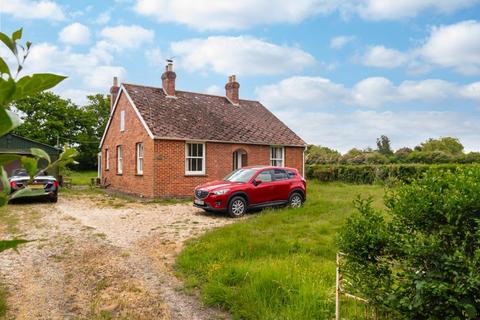 Ashford Road, High Halden TN26 3 bed detached bungalow for sale