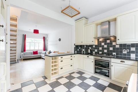 Seely Road, London SW17 2 bed semi