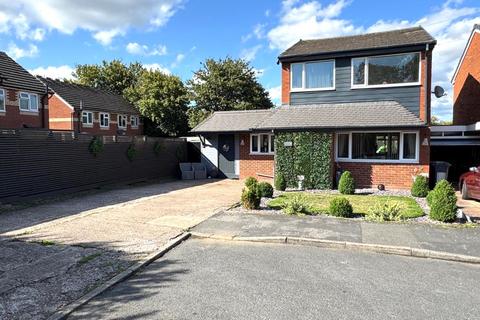 Stonehouse Avenue, Willenhall 3 bed detached house for sale