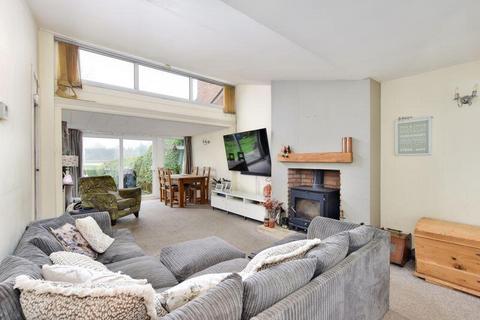 Rossway, Berkhamsted HP4 Semi detached house for sale