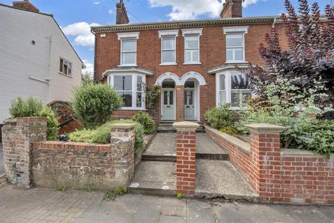Out Risbygate, Bury St. Edmunds 3 bed townhouse for sale