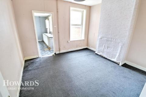 Garfield Road, Great Yarmouth 2 bed terraced house for sale