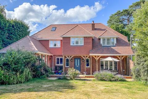 Broadlands Road, Brockenhurst, SO42 4 bed detached house for sale