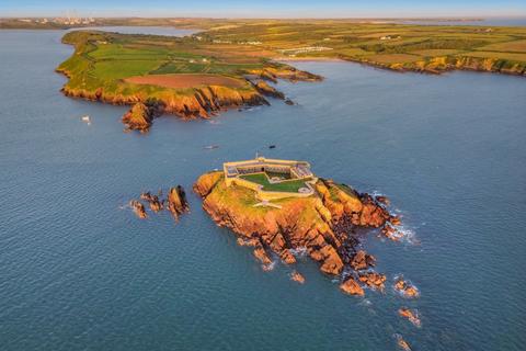 Angle, Pembroke, Pembrokeshire 5 bed house for sale