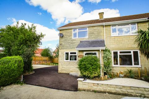 St. Marys Close, Wiltshire SN15 5 bed semi