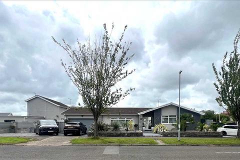 Admirals Walk, Sketty, Derwen Fawr... 4 bed detached bungalow for sale