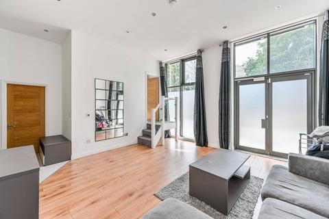 Gwynne Road, Battersea, London, SW11 1 bed flat for sale