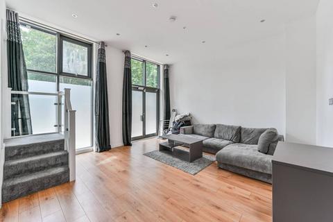 Gwynne Road, Battersea, London, SW11 1 bed flat for sale