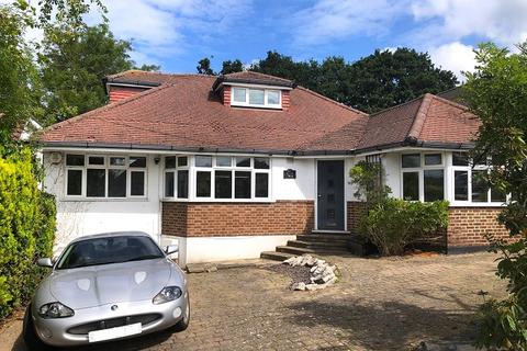 Greenfield Avenue, Watford WD19 4 bed detached bungalow for sale