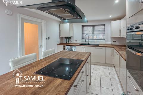 The Barn, Cardiff Road, Aberdare 2 bed detached house for sale