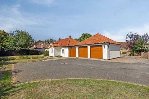 Chain Free in King's Lynn 4 bed chalet for sale