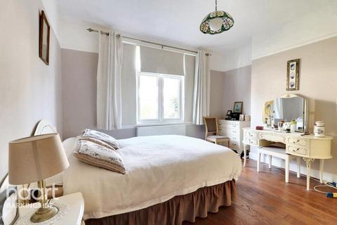 Brandville Gardens, Barkingside 2 bed bungalow for sale