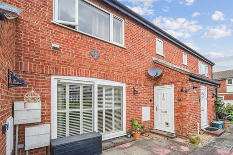 Essex Road, Thame OX9 2 bed flat for sale
