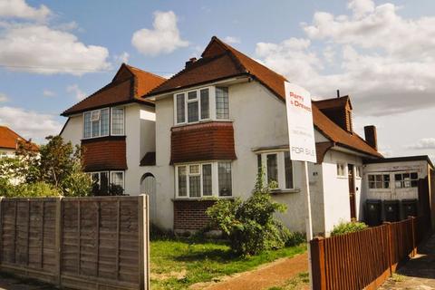 Amberwood Rise, New Malden 3 bed detached house for sale