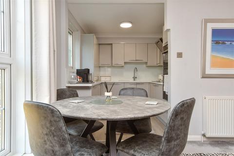 York Street, Broadstairs, Kent 2 bed apartment for sale