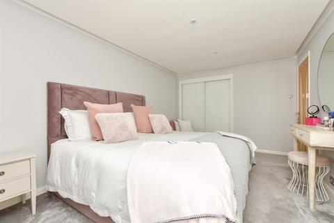 York Street, Broadstairs, Kent 2 bed apartment for sale