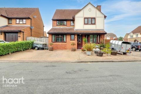 Cromwell Close, Swaffham 3 bed detached house for sale