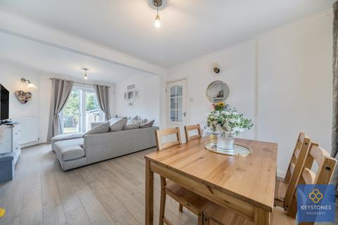 Silvermere Avenue, Collier Row, RM5 3 bed semi