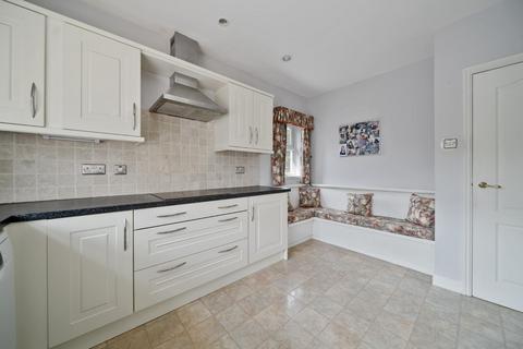 Harrogate Road, Leeds LS17 2 bed apartment for sale
