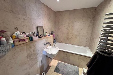 Falcon Drive, Cardiff, CF10 2 bed apartment for sale