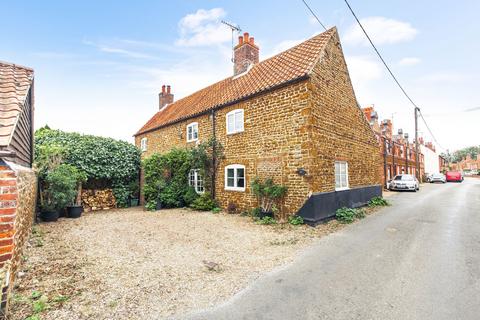 Chain Free in Snettisham 3 bed detached house for sale