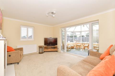 Rosemary Way, Horndean... 3 bed detached bungalow for sale