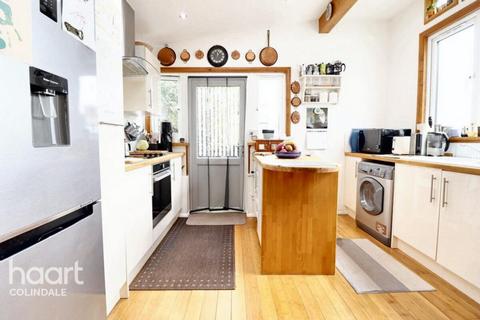 Colin Close, NW9 4 bed semi
