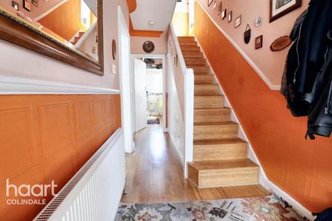 Colin Close, London 4 bed semi