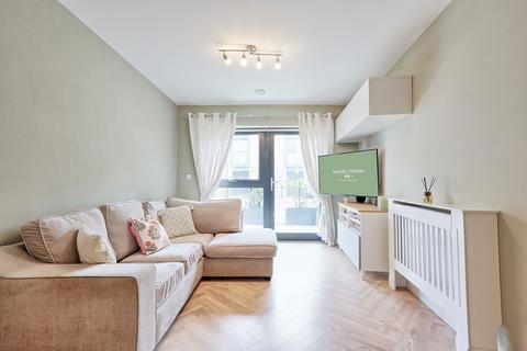 Lowen Road, Rainham RM13 2 bed ground floor flat for sale