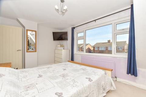Fellmead, Tonbridge TN12 3 bed semi