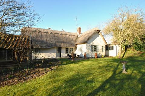 Lower Green, Newmarket CB8 2 bed cottage for sale