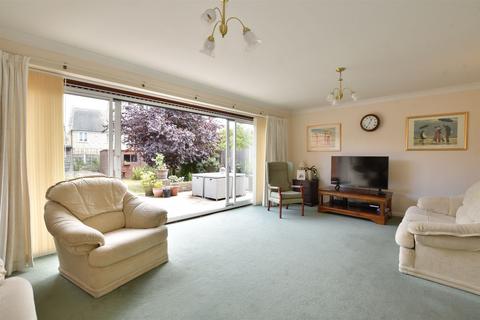 Bedford Road, Basildon SS15 4 bed detached house for sale