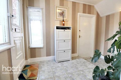 Keats Avenue, Romford 2 bed end of terrace house for sale