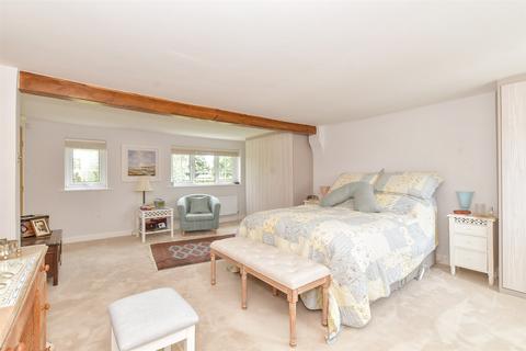 The Gardens, Chichester PO18 3 bed cottage for sale