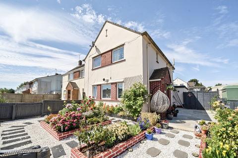 Sidbury Hill Avenue, Tidworth 4 bed semi