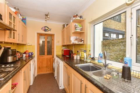 Queens Road, Faversham, Kent 3 bed terraced house for sale