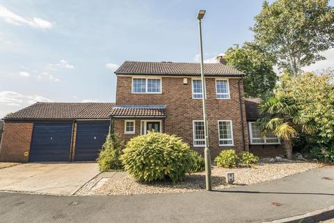 Kidlington,  Oxfordshire,  OX5 4 bed detached house for sale