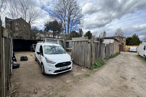 Avon Path, South Croydon CR2 Garage for sale