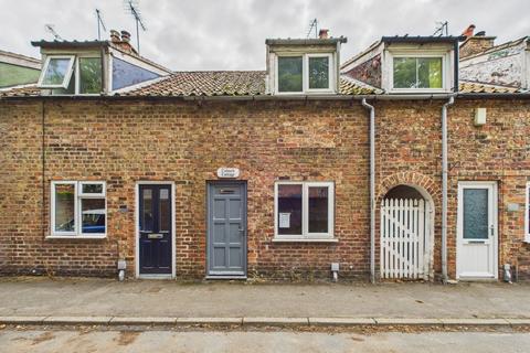 Pullham Lane, Wetwang, YO25 9XT 2 bed terraced house for sale